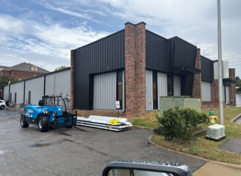 Photo of commercial roof being replaced
